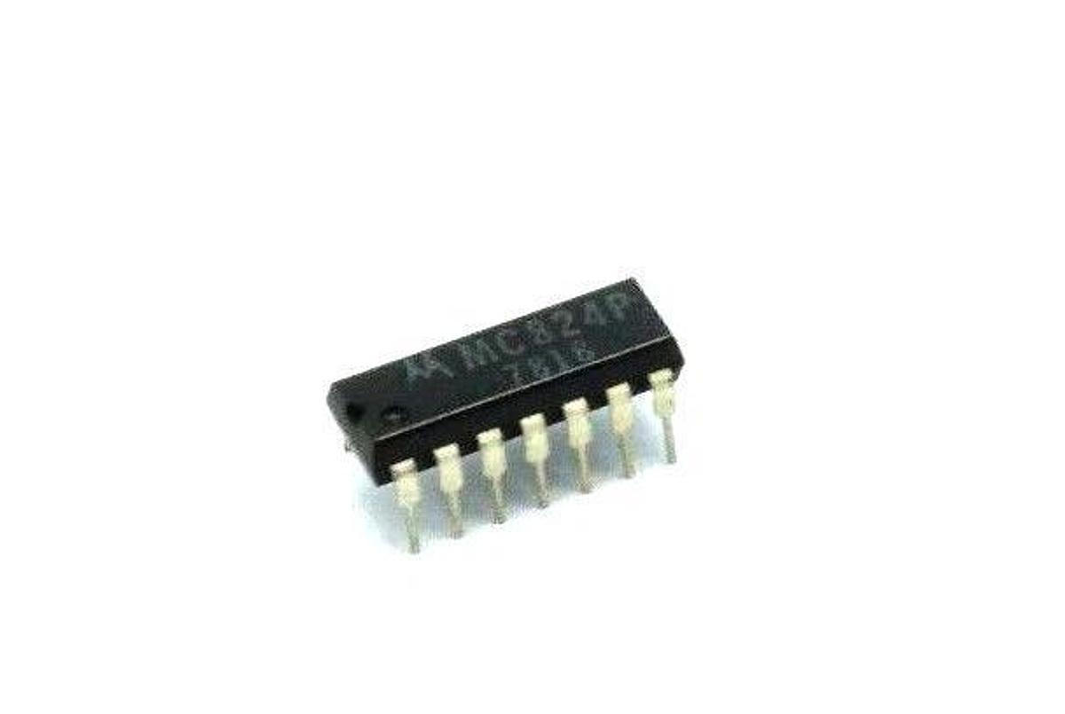 Used (7) NEW MOTOROLA MC824P IC CHIP LOGIC GATE CIRCUIT QUAD 2-INPUT DIP 14PIN 7818