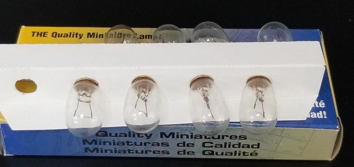BOX OF 8 NEW EIKO 6S6/12V MINATURE LAMPS