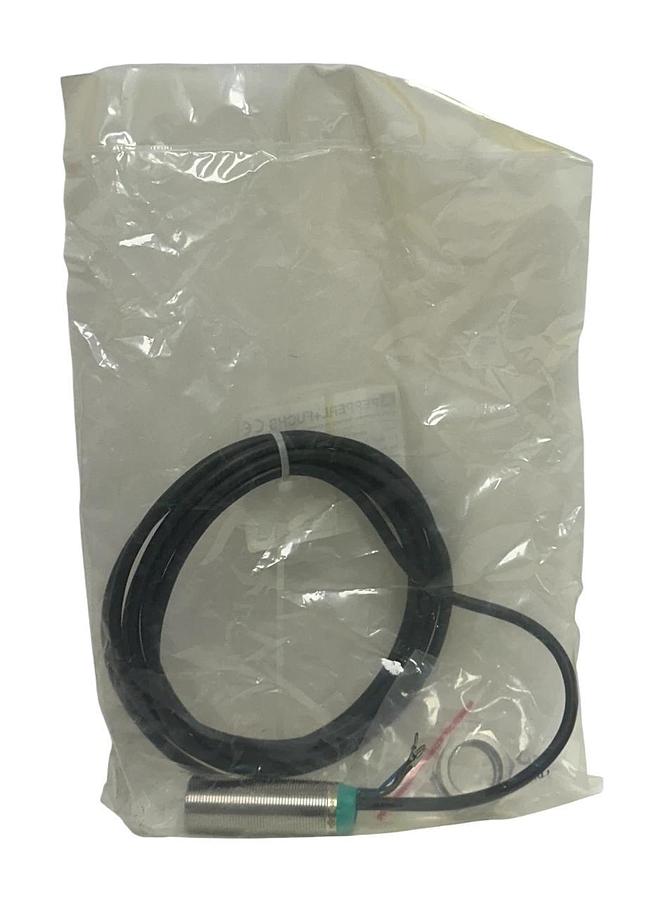 Used PEPPERL+FUCHS NBB5-18GM50-E0 / 326161-0106 INDUCTIVE PROXIMITY SENSOR 5-36V NSFS