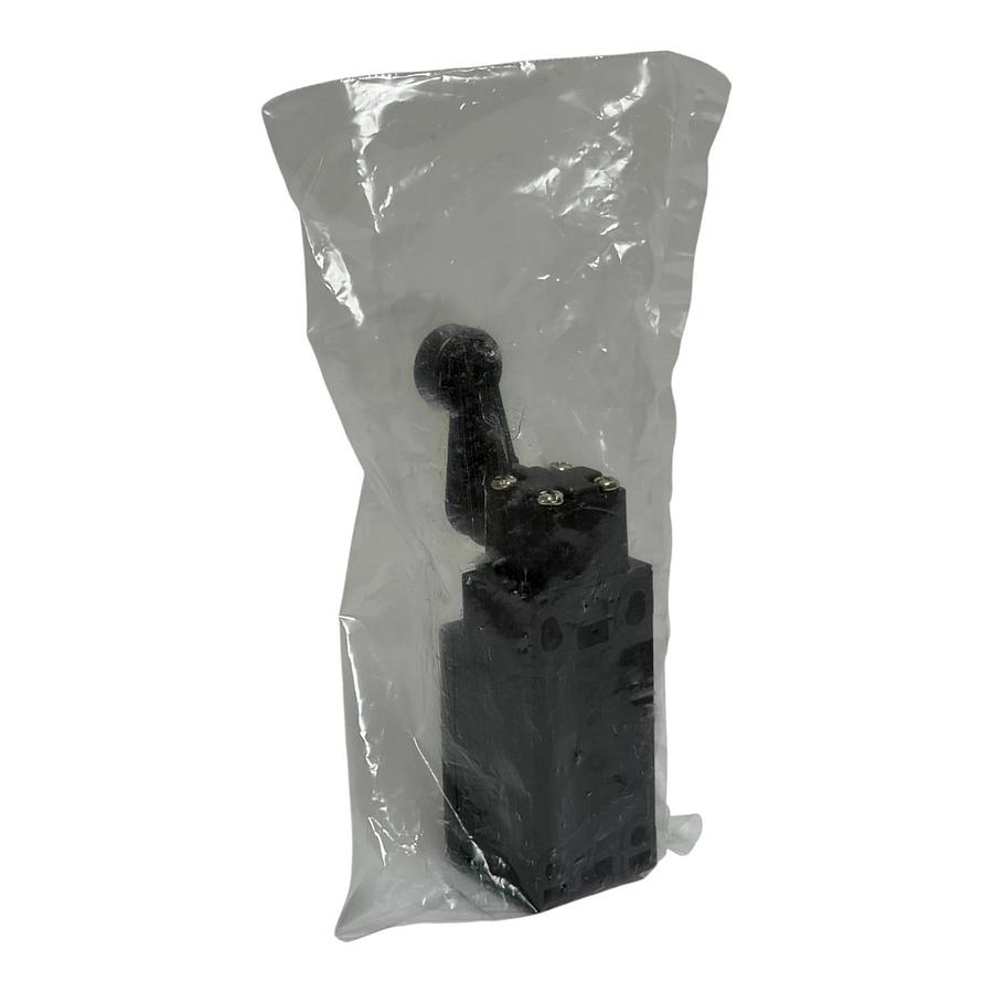 Omron D4N-1120 Safety Limit Switch Roller Lever 17217ZA - New Surplus