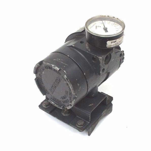 Used CASCADE AUTOMATION 3311DS1J1B2 PRESSURE TRANSMITTER W/ GAUGE