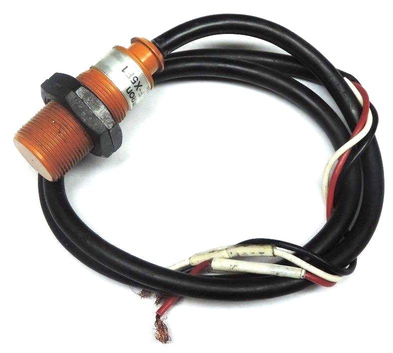 Used OMRON E2F-X5F1 PROXIMITY SWITCH 12-24VDC, E2FX5F1