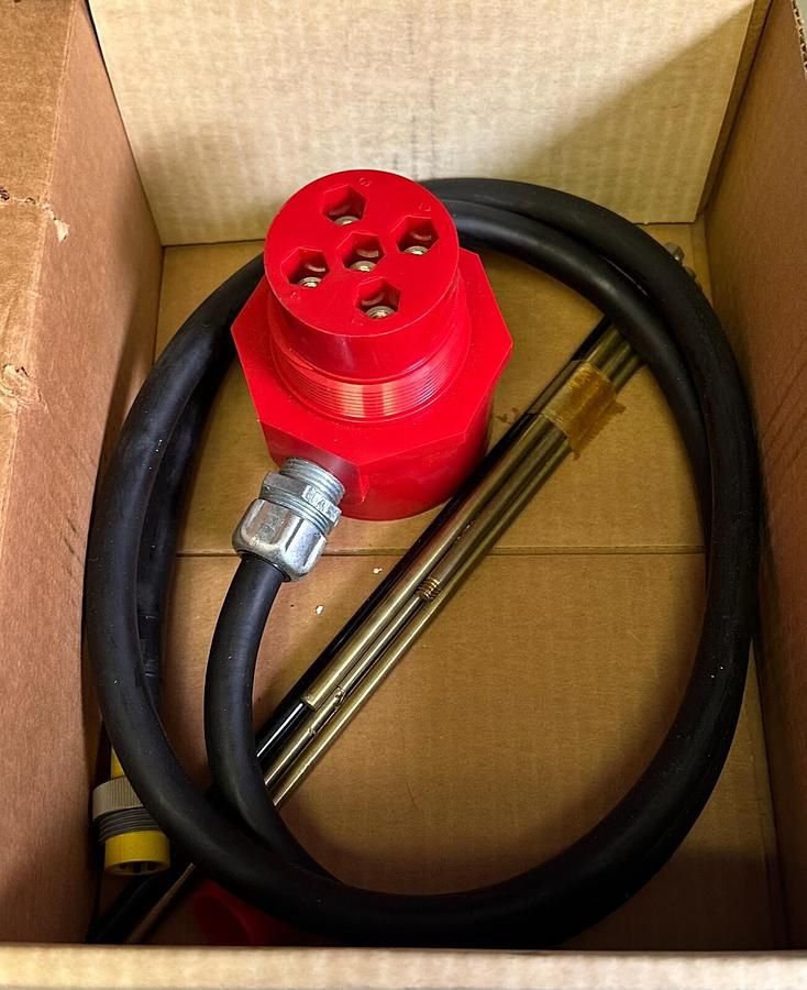 Used NEW FAVA CONTROL SYSTEMS 01-LE/4 / 01LE4 LEVEL PROBE LE1010-D