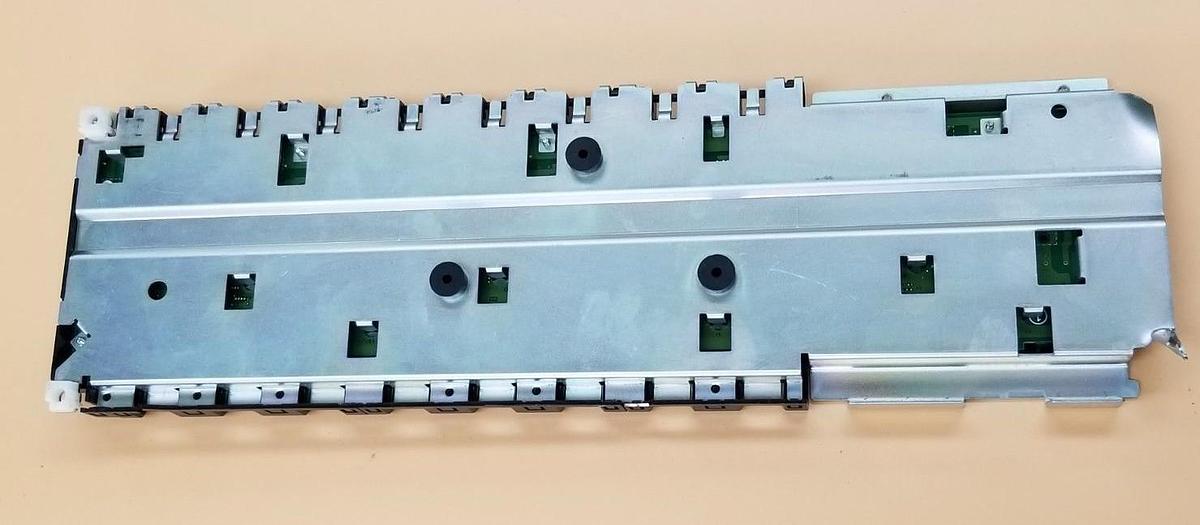 Used OMRON CS1W-BC082 BACKPLANE BASE UNIT 05602002 NK APP. 98A106 (DAMAGED)