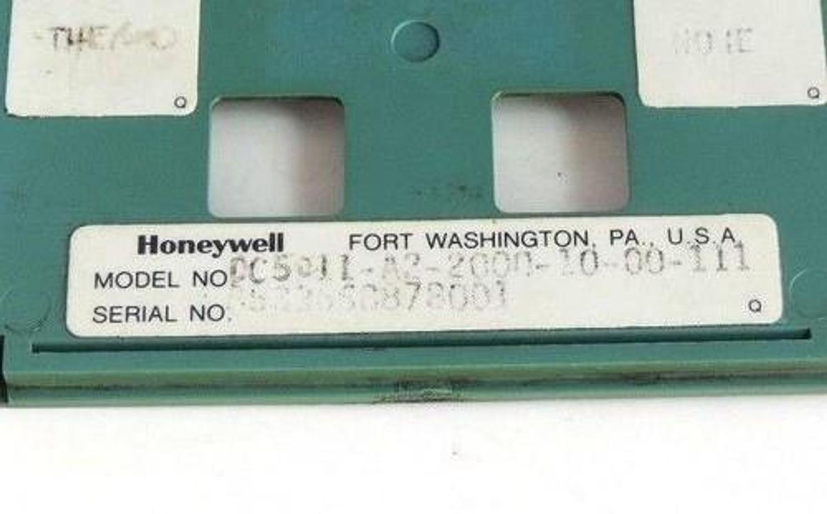 Used HONEYWELL DC5011-A2-2000-10-00-111 TEMPERATURE CONTROLLER DC5011A220001000111