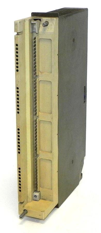 Used SIEMENS 6ES54307LA11 INPUT MODULE 6ES5-430-7LA11 DIGITAL 32X24V DC