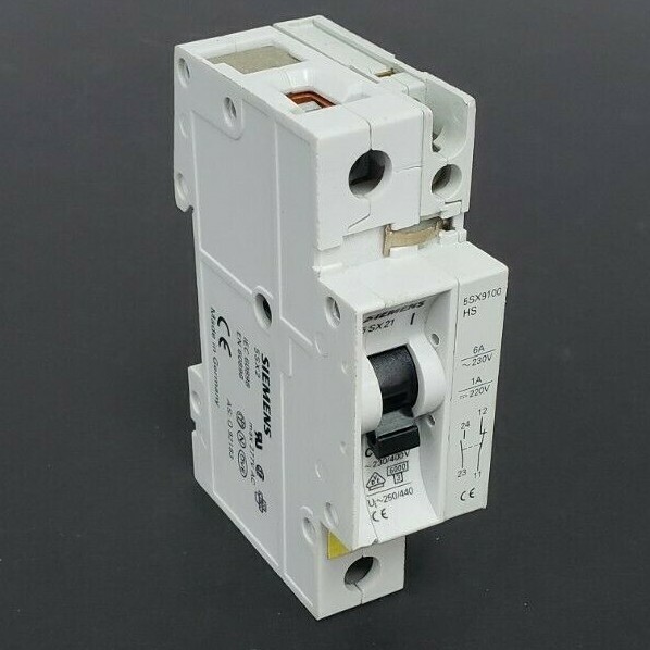 Used SIEMENS 5SX21-C10 CIRCUIT BREAKER 5SX21C10 W/ 5SX9100-HS CONTACT BLOCK 5SX9100HS