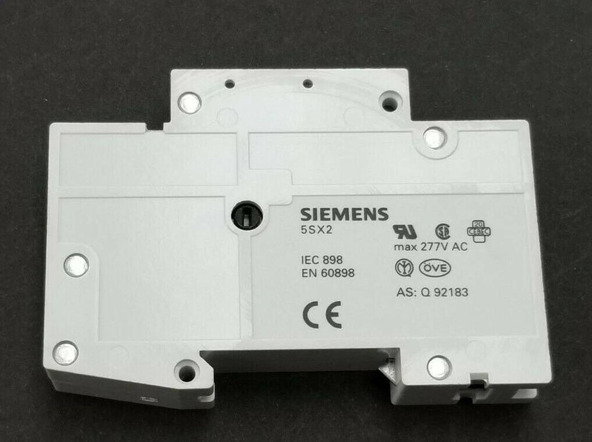 Used SIEMENS 5SX21-C8 CIRCUIT BREAKER 230/400V IEC 898 EN 60898 Q-92183 5SX21C8