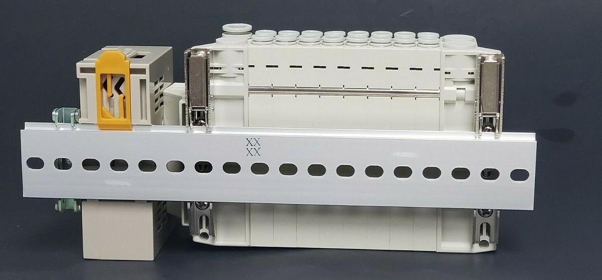 Used NIB SMC SS5V1-10PGD1-08DS-C6-D-X266 MANIFOLD SV1000 SS5V110PGD108DSC6DX266