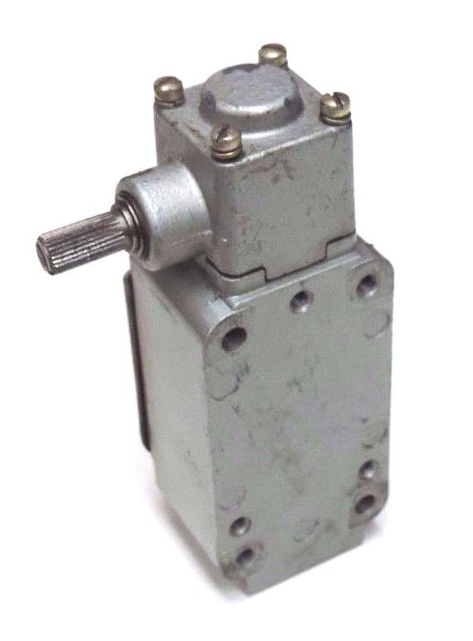 Used WESTINGHOUSE RRLB OIL TITE LIMIT SWITCH 10AMP CONT. 600 VAC. MAX.