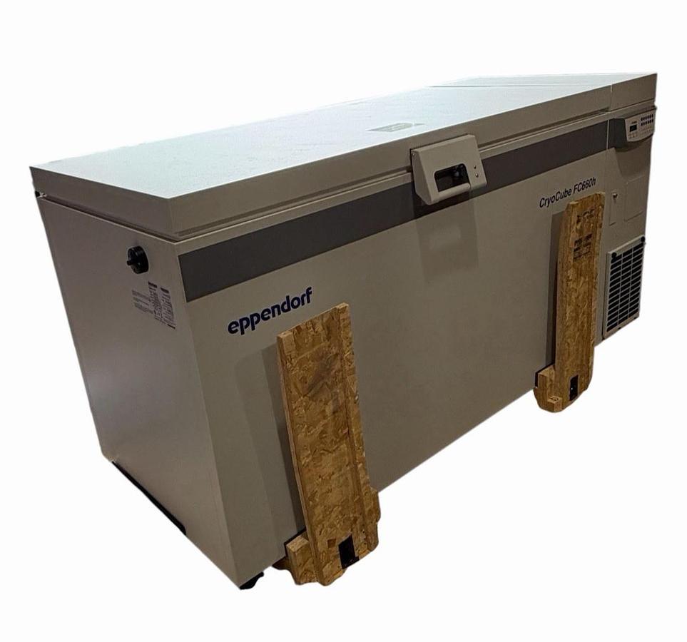 Used EPPENDORF CRYOCUBE FC660C ULTRA-LOW TEMPERATURE FREEZER 660 L (for parts)