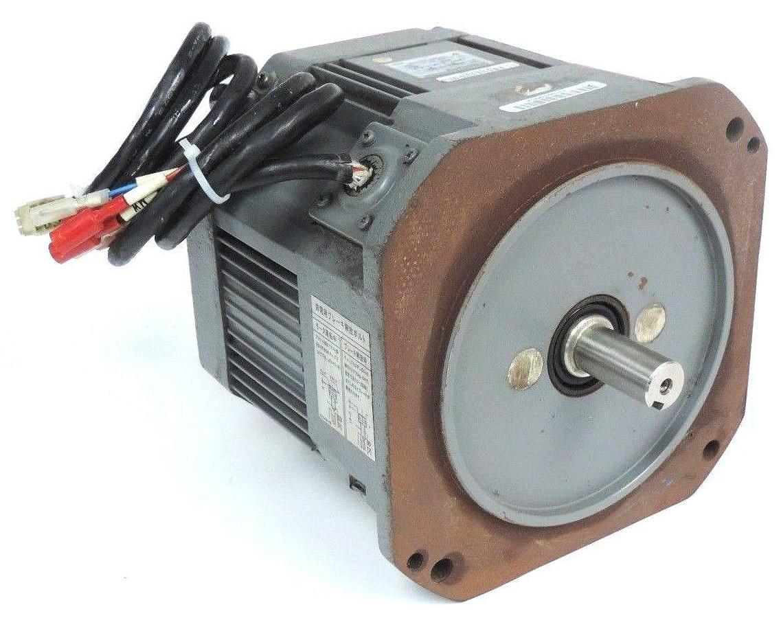 Used YASKAWA USADED-13-YR31 AC SERVO MOTOR 1300W, 9.9A, 2000 R/MIN, USADED13YR31