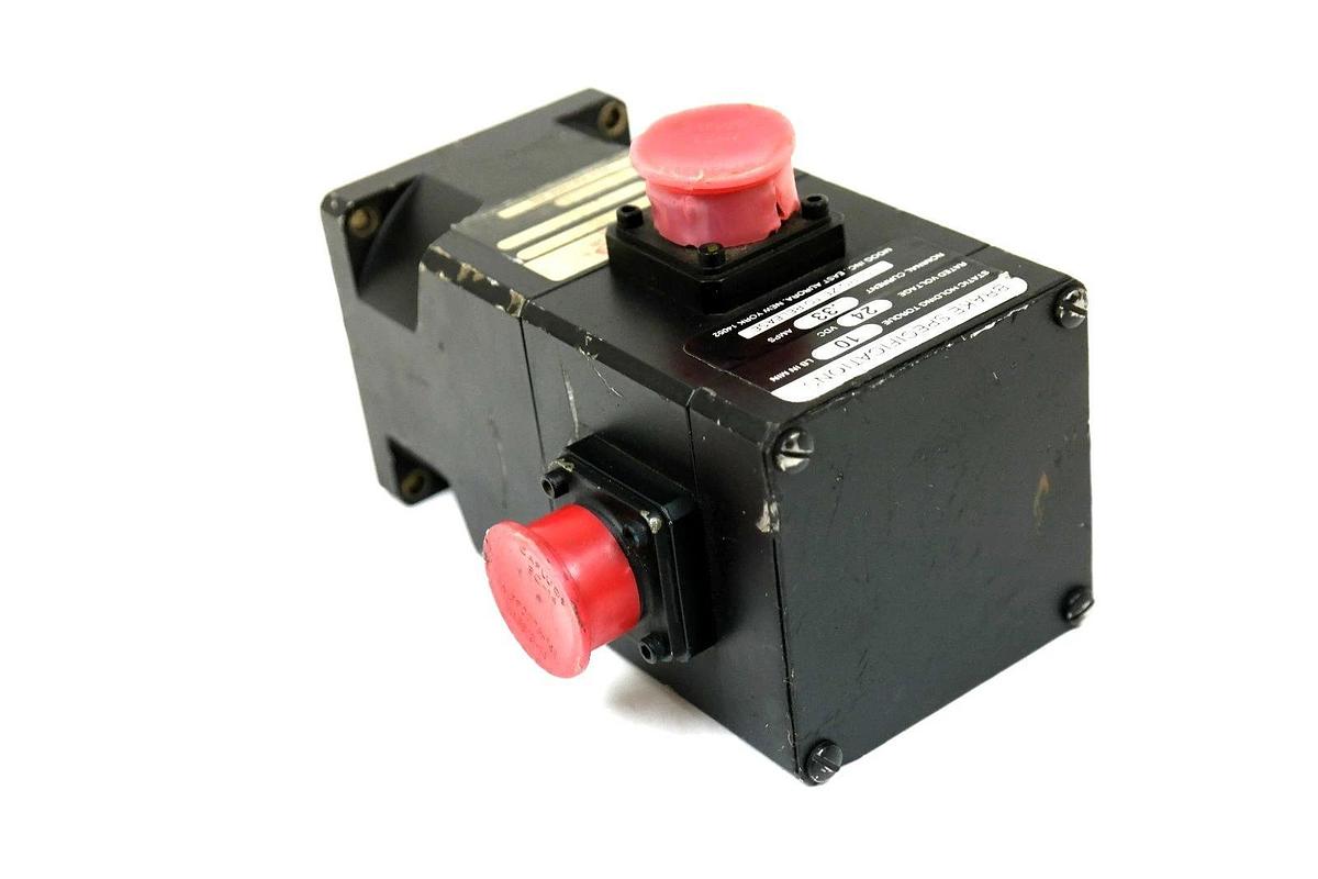 Used MOOG 303-053A SERVO MOTOR 11000 RPM 303053A WITH 24 VDC .33A BRAKE