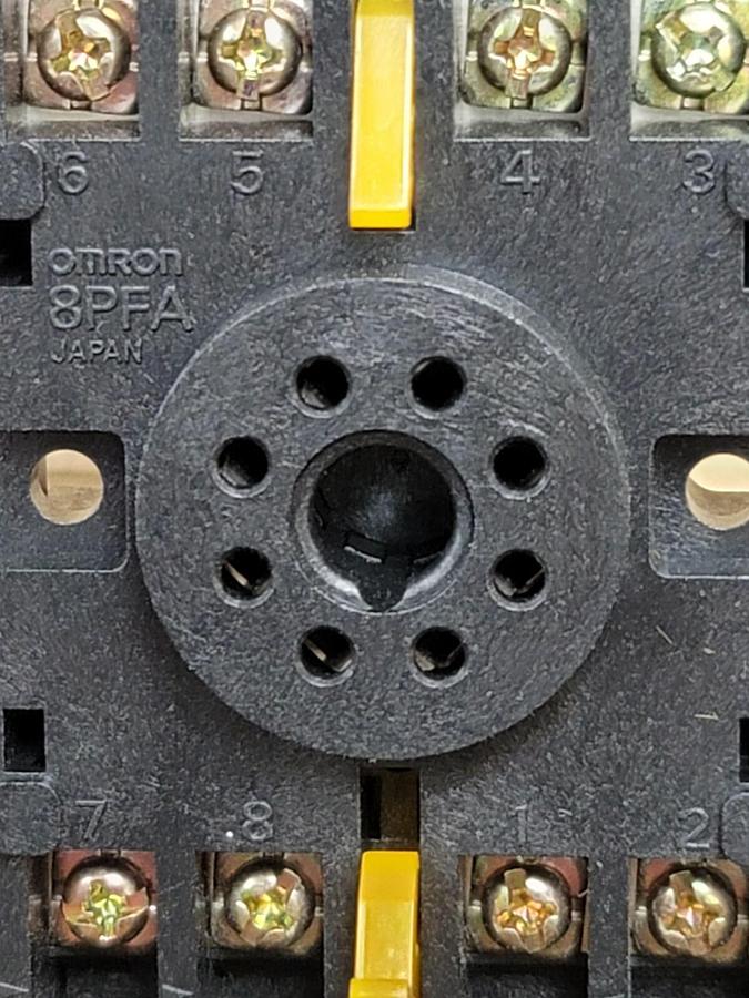 LOT OF 16 NIB OMRON 8PFA RELAY SOCKETS 8-PIN