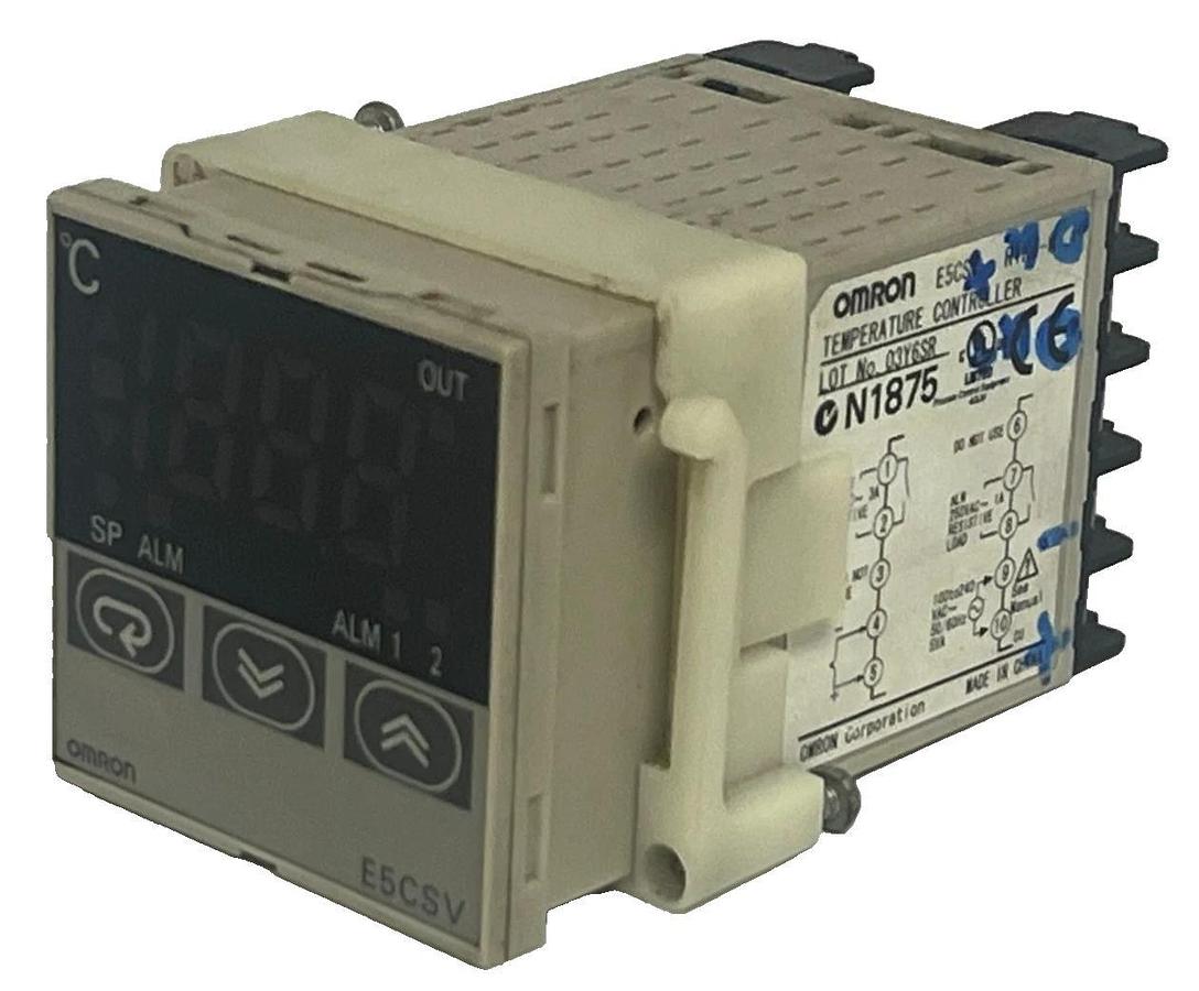 Used OMRON E5CSV-R1KJ-W Temperature Controller 1/8 DIN Relay Output K TC Input