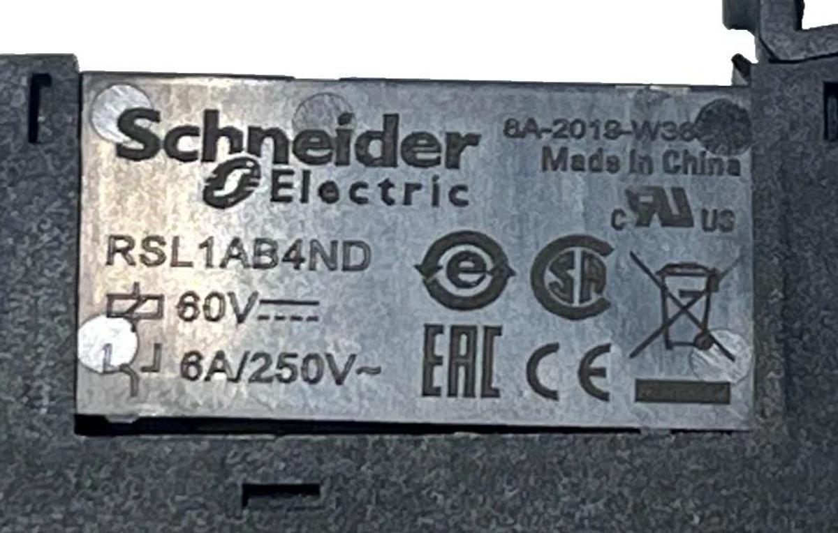 LOT OF 8 SCHNEIDER SLIM DIN RAIL SOCKET (4) RSLZRA2 & (4) RSLZRA4 (1) - NO RELAY