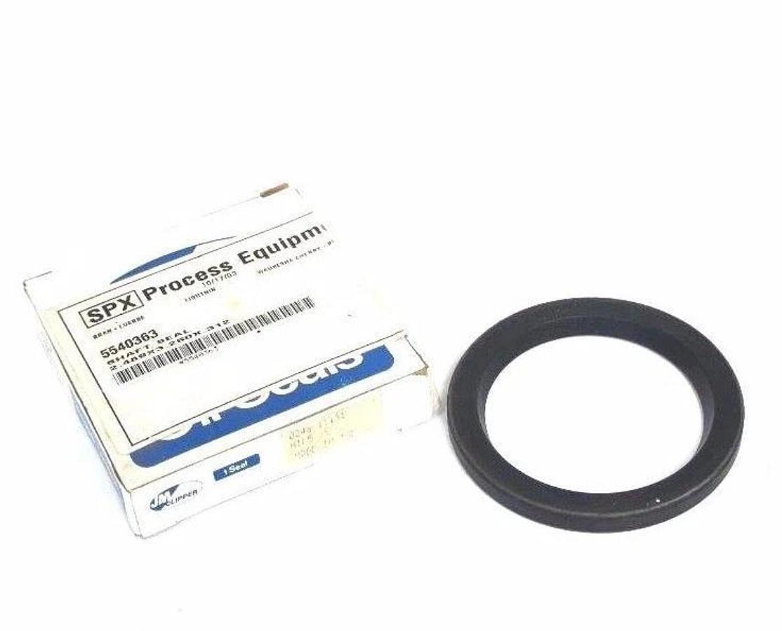 NIB SPX 5540363 SHAFT SEAL 2.489 X 3.250 X 0.312