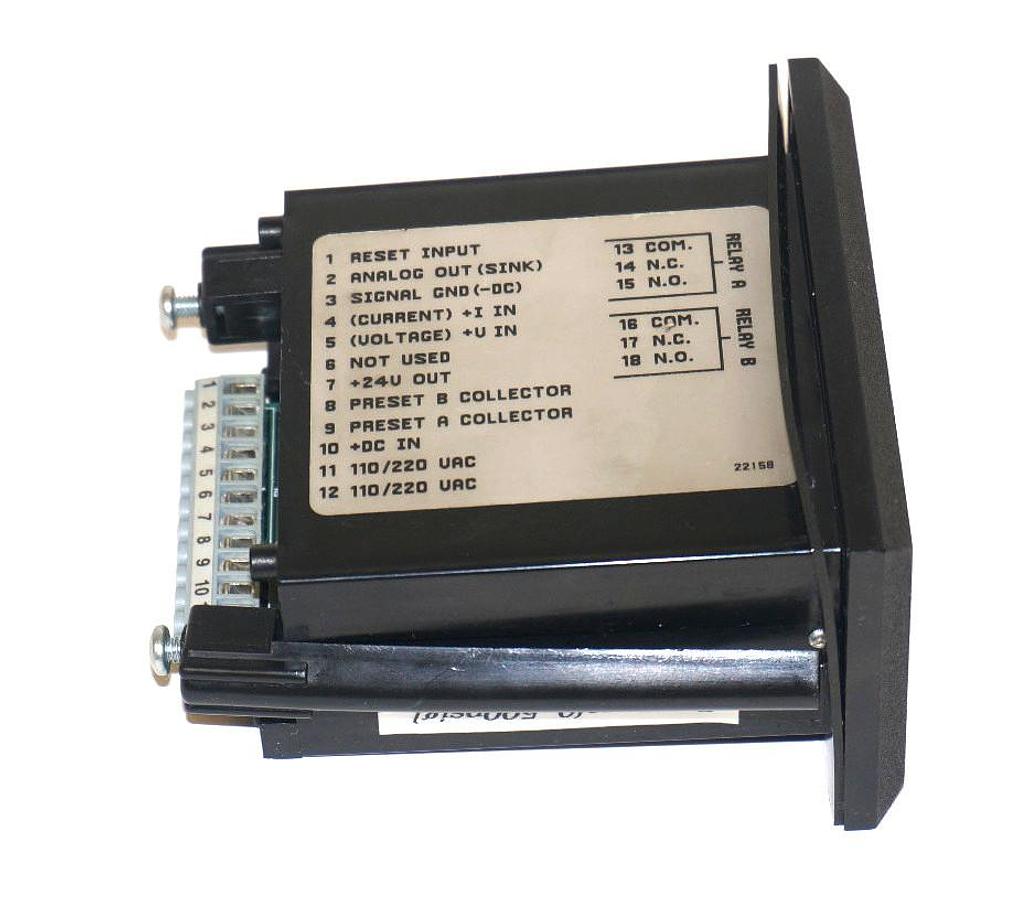 Used UNIVERSAL FLOW MONITORS M140RAL1 LCD MONITOR, 500 PSI