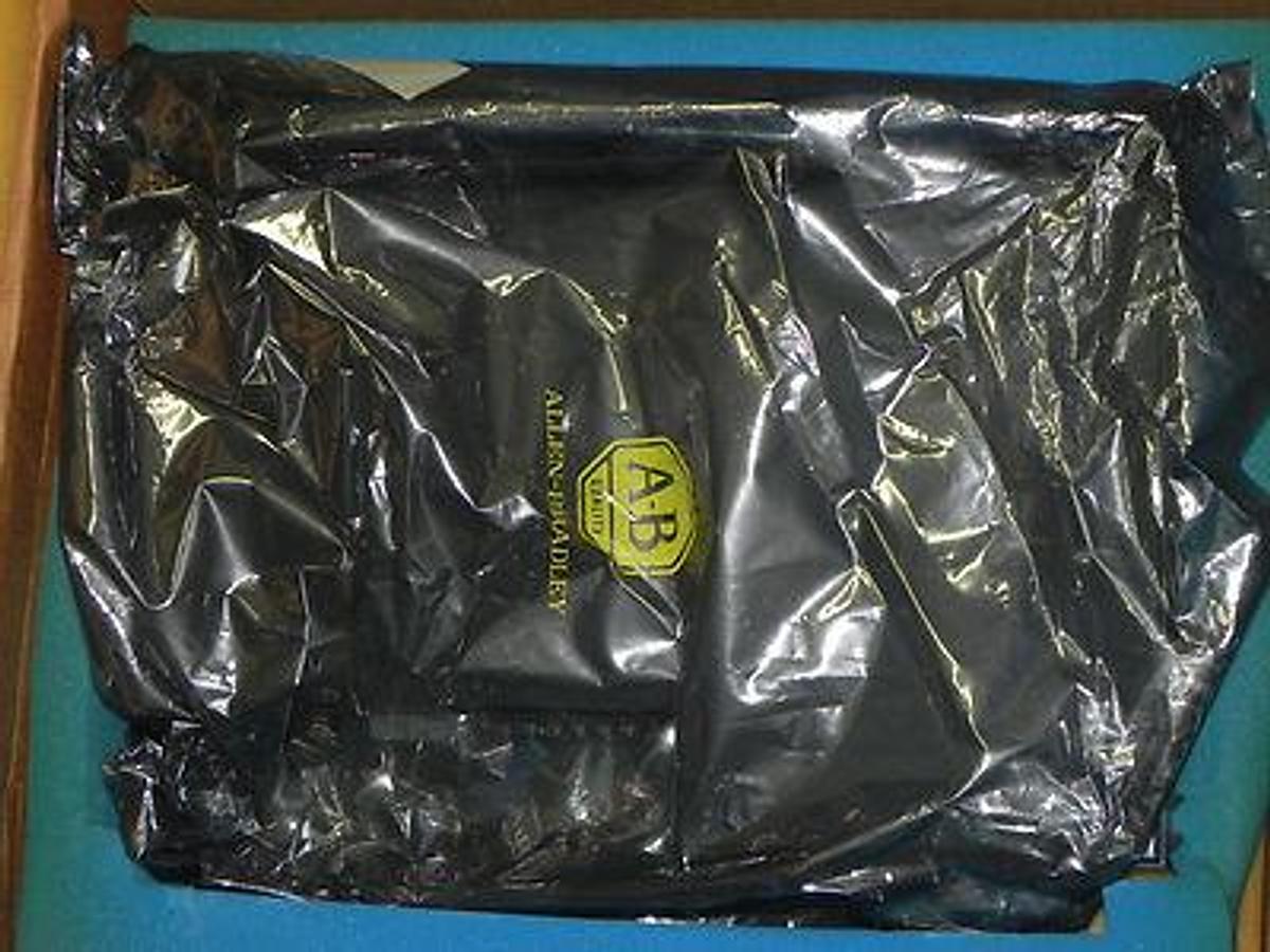 Used ALLEN BRADLEY 1772-SD2 REMOTE I/O SCANNER DISTRIBUTION PANEL 1772SD2, SER. A