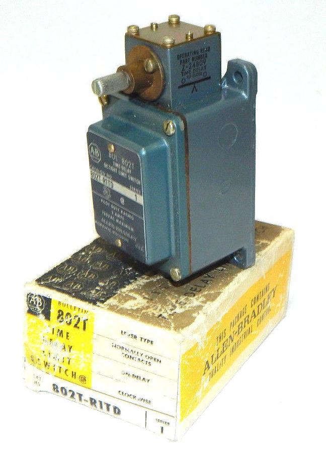 Used ALLEN BRADLEY 802T-R1TD SER 1, LIMIT SWITCH W/ Z-24809 OPERATING HEAD 802TR1TD
