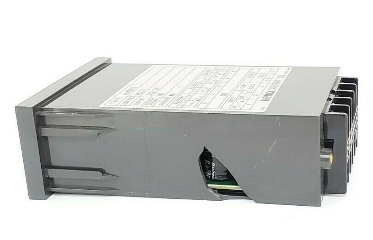 Used HENIX CORP. HA33E11 TEMPERATURE CONTROLLER INPUT: DC0-10V