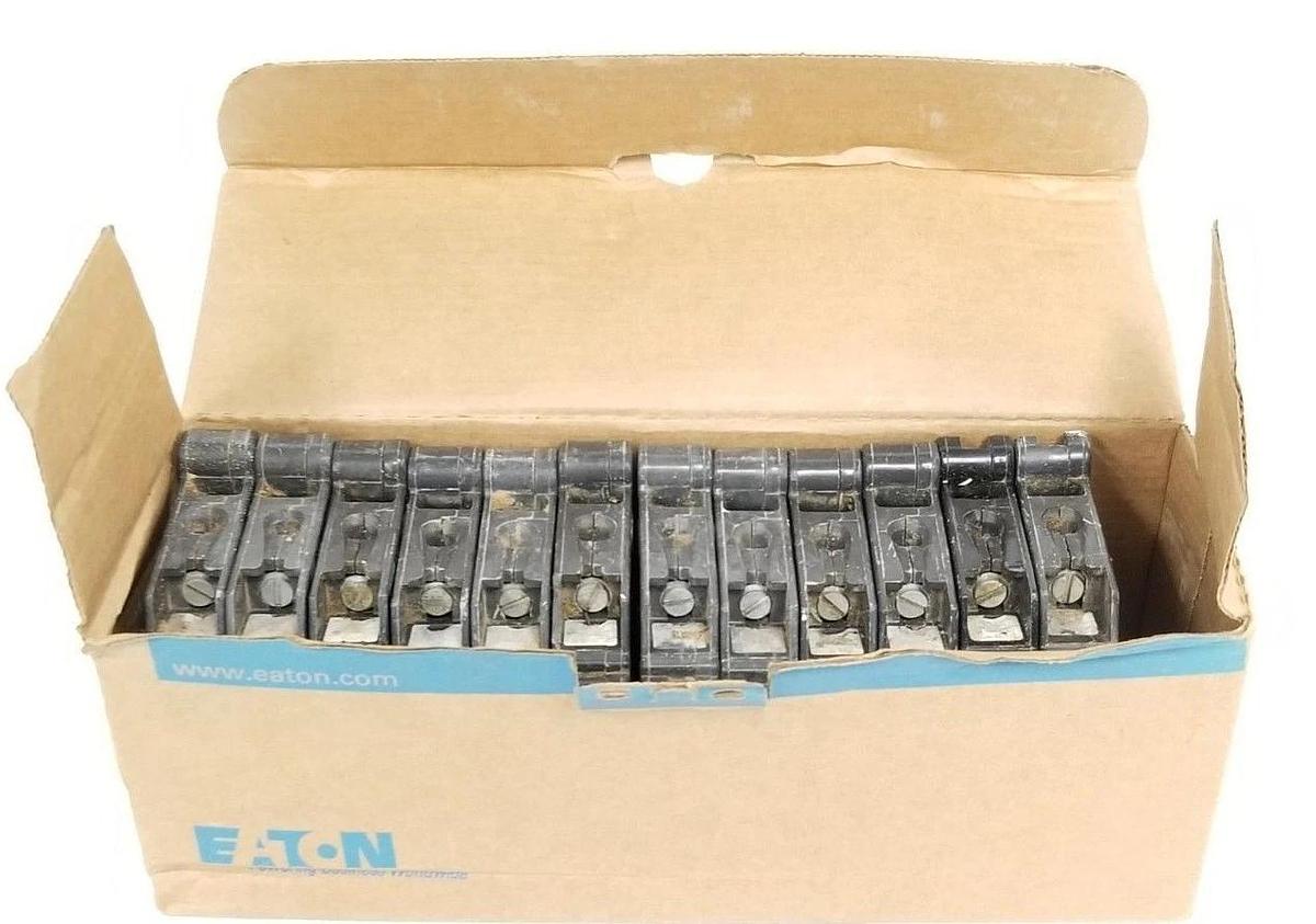 Used LOT OF 12 CUTLER HAMMER CH130 CIRCUIT BREAKERS CLASS CTL, TYPE CH, 120/240V, 30A