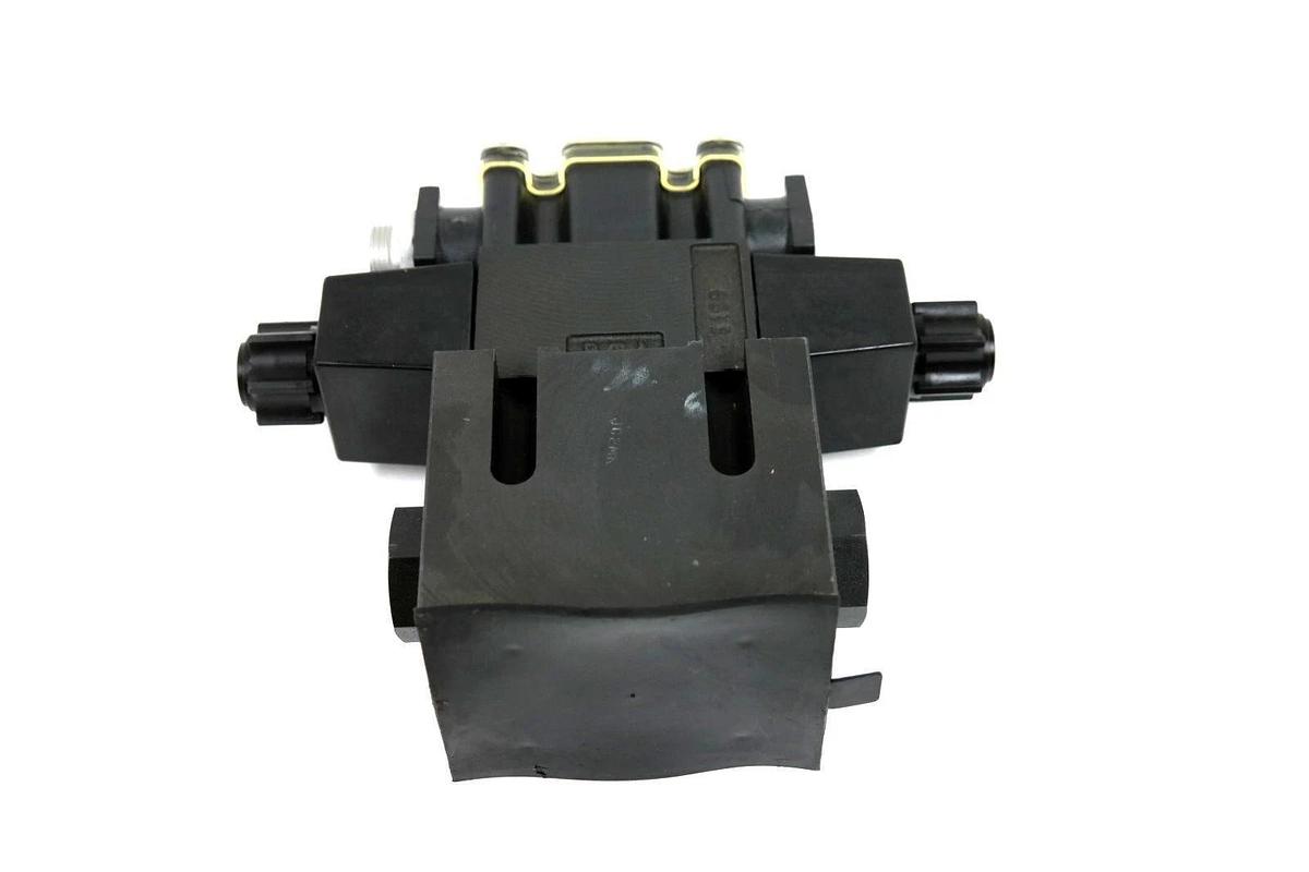 NEW PARKER D31VW1D4NYCF56 75 DIRECTIONAL VALVE PILOT VALVE D1VW20DNYCF56 75