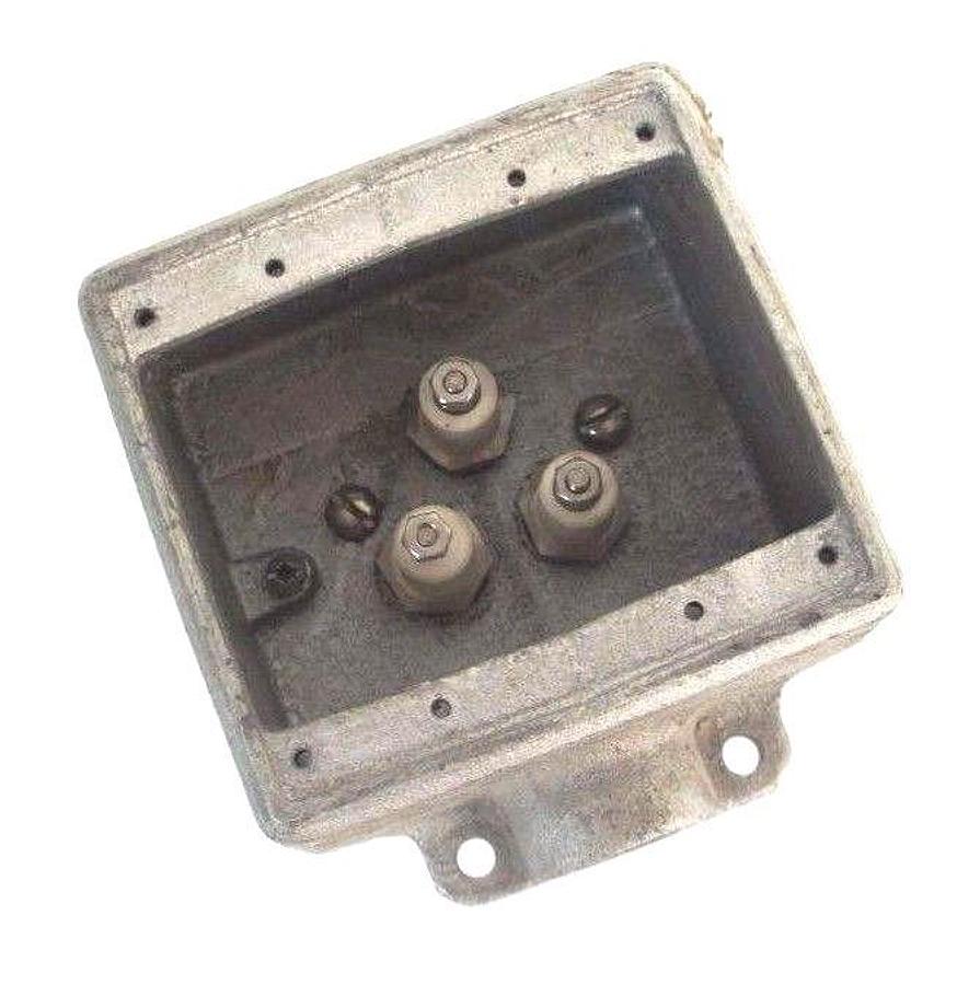 Used CROUSE HINDS S1002G CONDUIT ENCLOSURE 1/2" NPT
