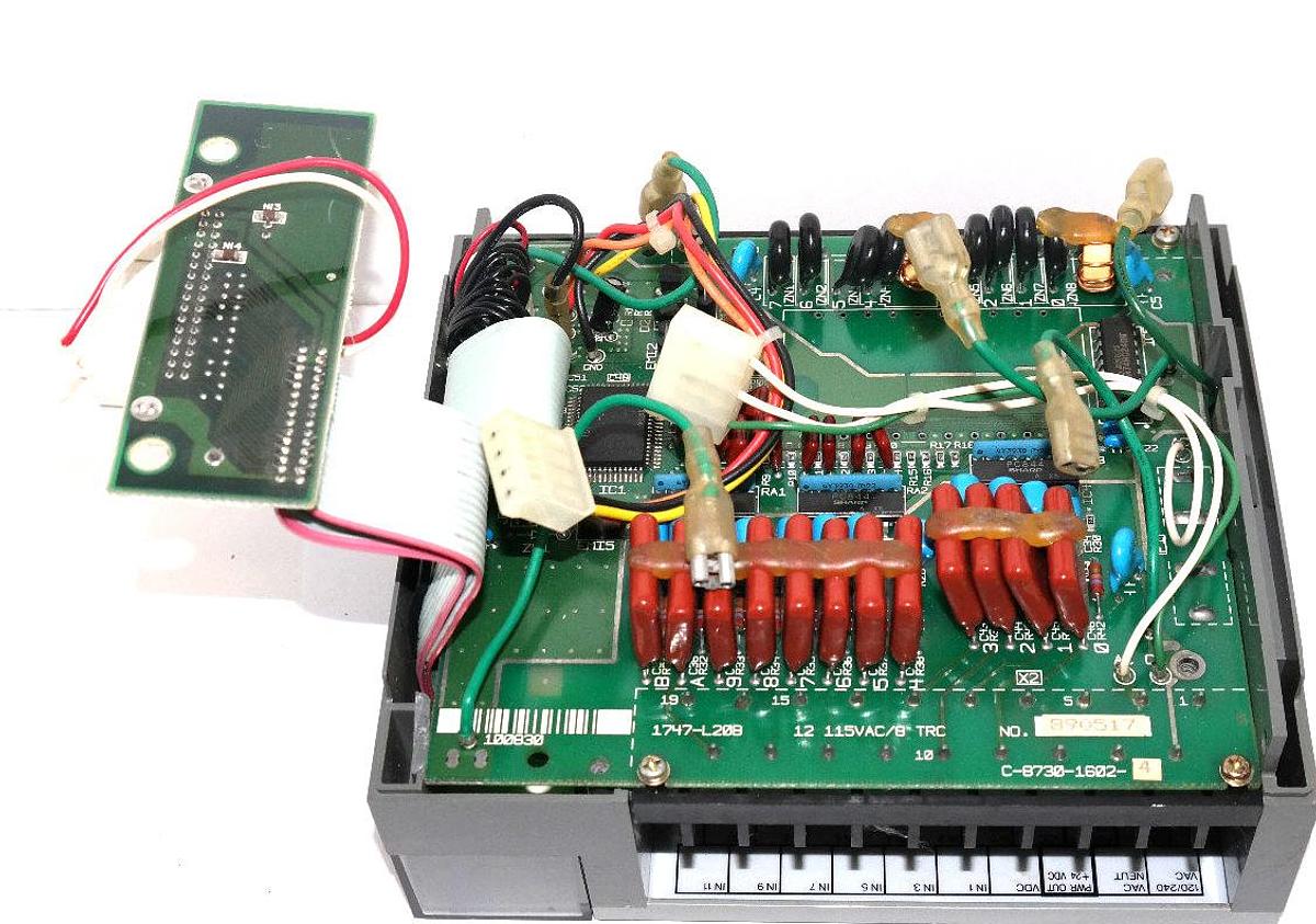 Used ALLEN BRADLEY 1747-L20B PROCESSOR UNIT 1747L20B, C-8730-1602-4, NO. 890517