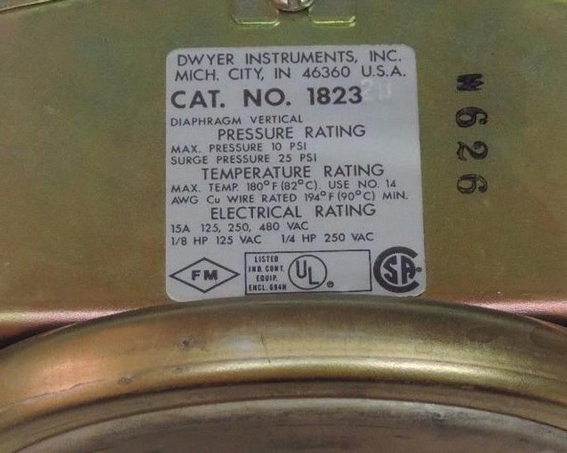 Used DWYER 1823-20 LOW DIFFERENTIAL SWITCH 182320
