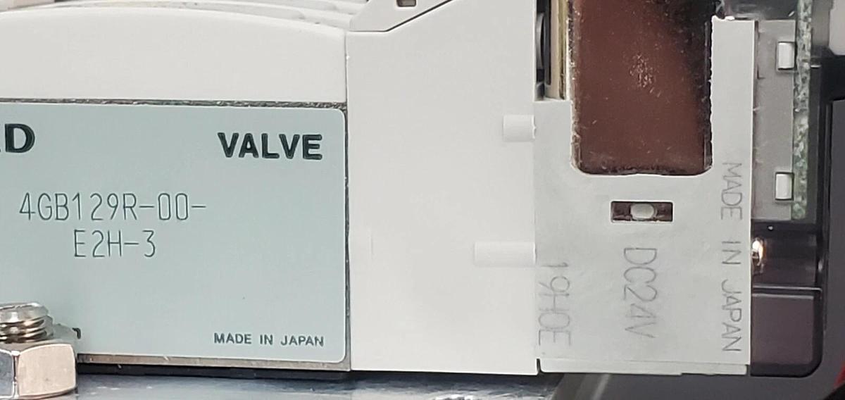 Used NIB CKD M4GB120R-C6-E2HD-3-3 VALVE MANIFOLD ASSEMBLY DC24V, M4GB120RC6E2HD33