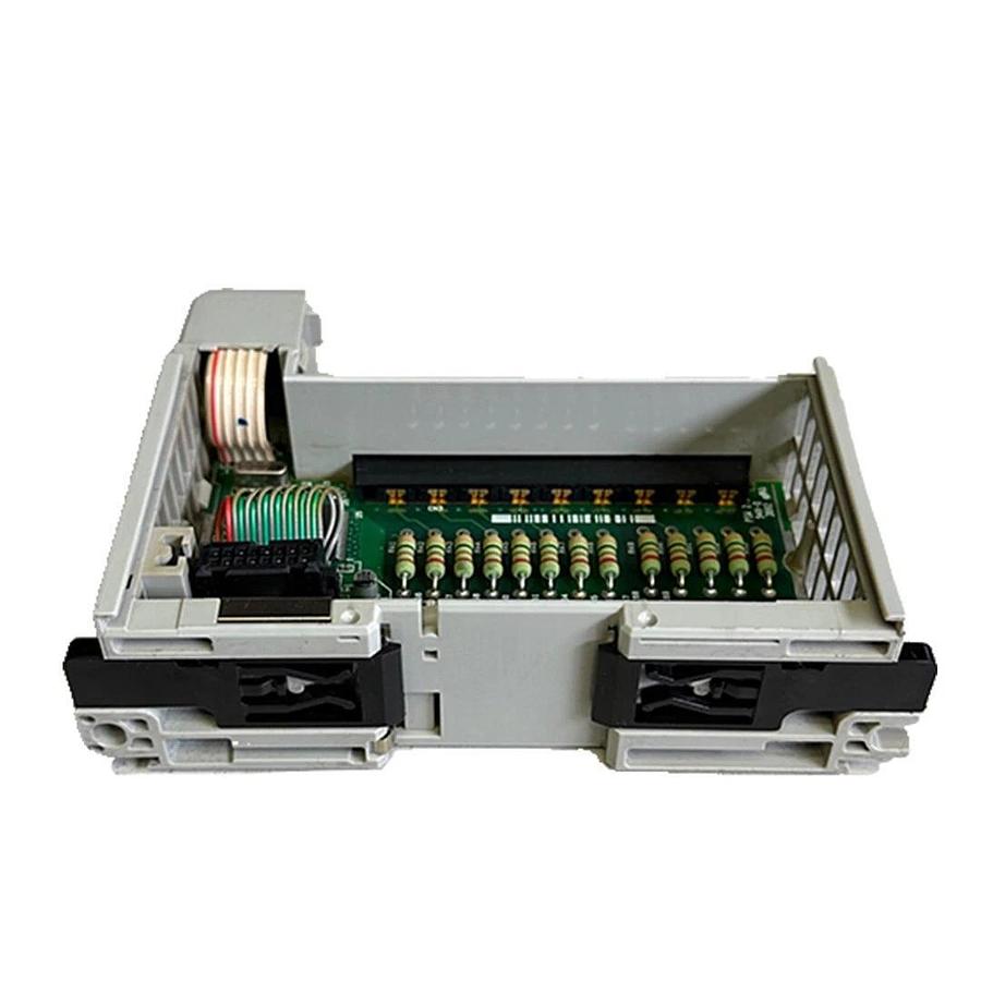 Used ALLEN BRADLEY 1769-IQ16 /A Compact I/O 16-PT INPUT MODULE FW. 1.1 1769IQ16