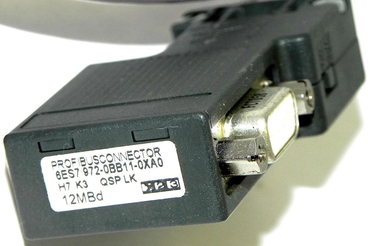Used 2 SIEMENS 6ES7-972-0BB11-0XA0 CONNECTORS 6ES79720BB110XA0 WITH 37'' CABLE