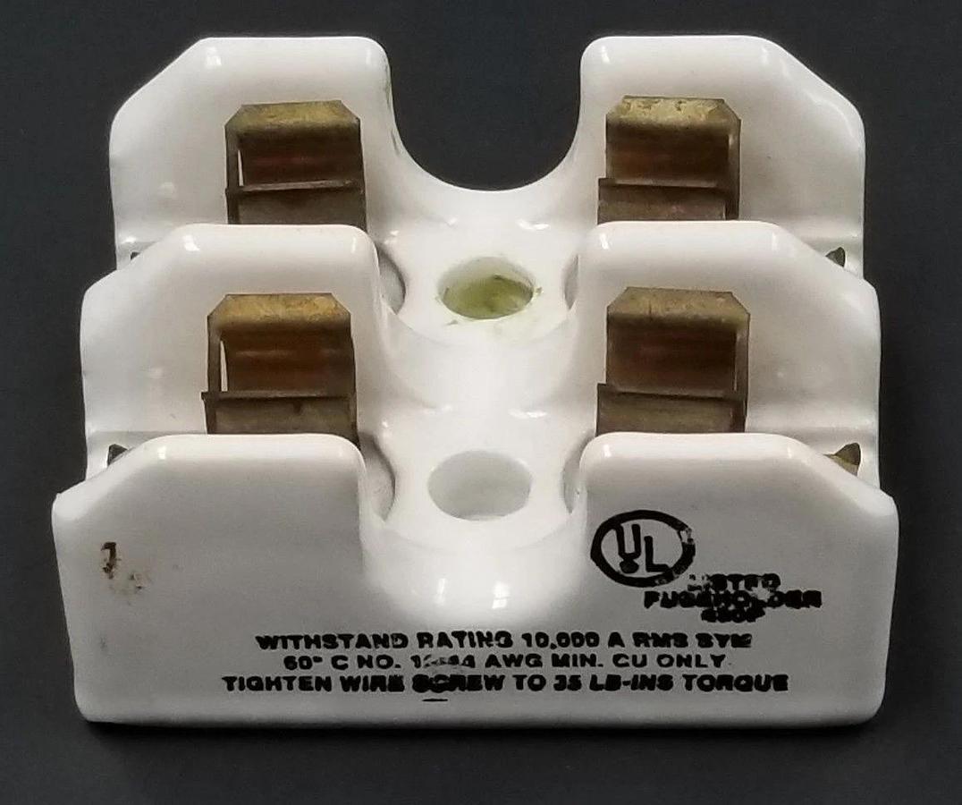 Used COOPER BUSSMANN 2604 PORCELAIN FUSE BLOCK