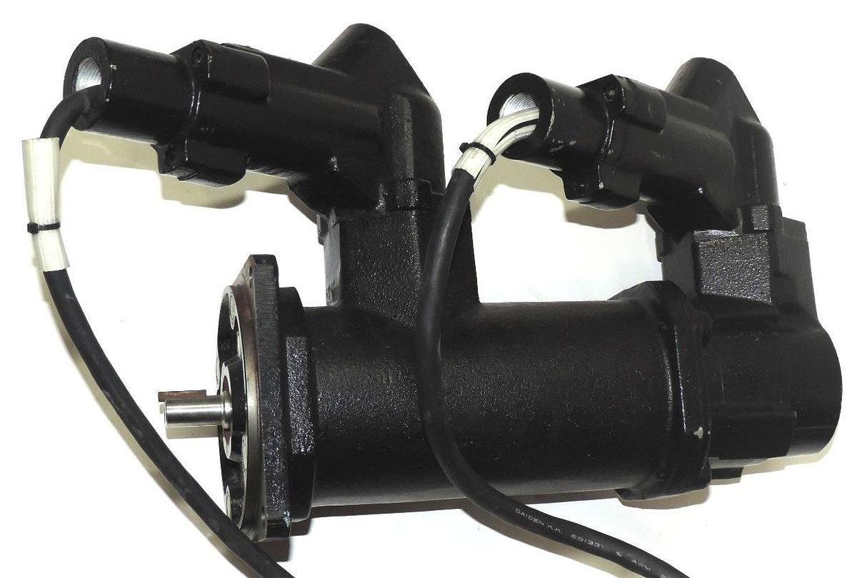 Used NEW YASKAWA USASGM-08 AC SERVO MOTOR USASGM08 W/ ENCODER CABLES