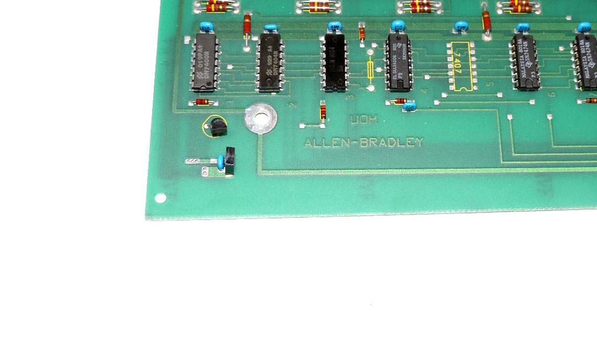 Used ALLEN BRADLEY 7300-UOH RELAY BOARD 7300UOH