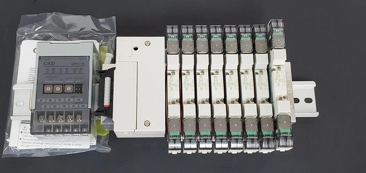 Used NIB CKD M4GB120R-C6-T6G1WHZ1D-8-3 VALVE MANIFOLD ASSEMBLY OPP3-1G DC24V