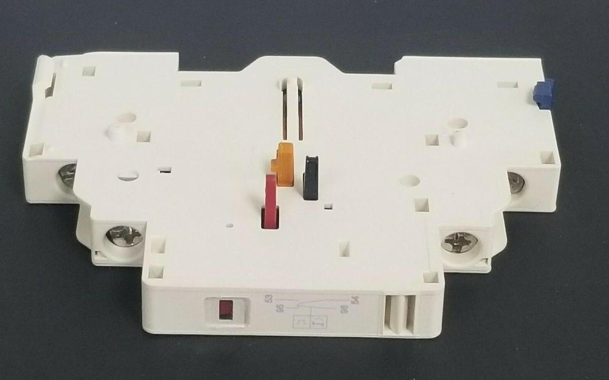 Used SCHNEIDER ELECTRIC GVAD0110 SIGNALING CONTACT 575VAC