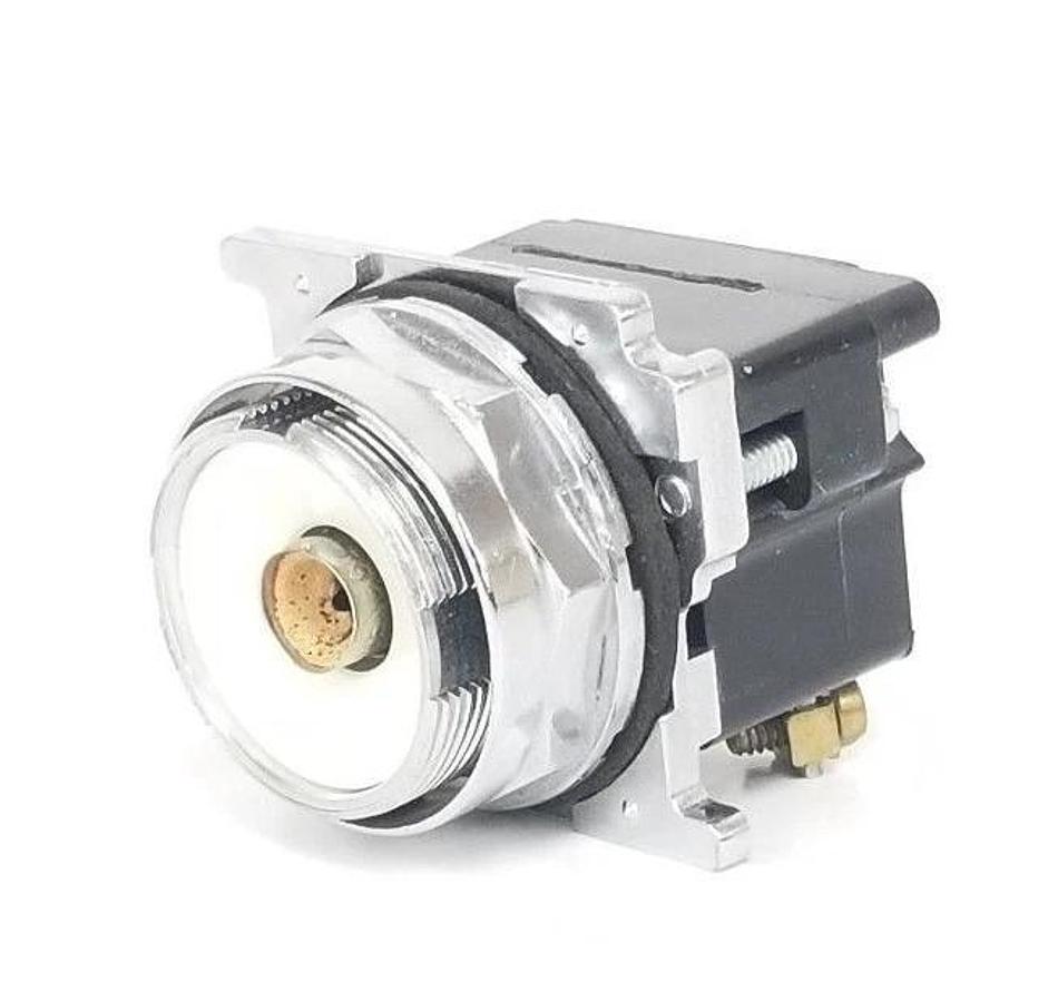 Used CUTLER HAMMER 10250T INDICATOR LIGHT 120V, 50/60HZ, 6V LAMP *DAMAGED / NO BULB*