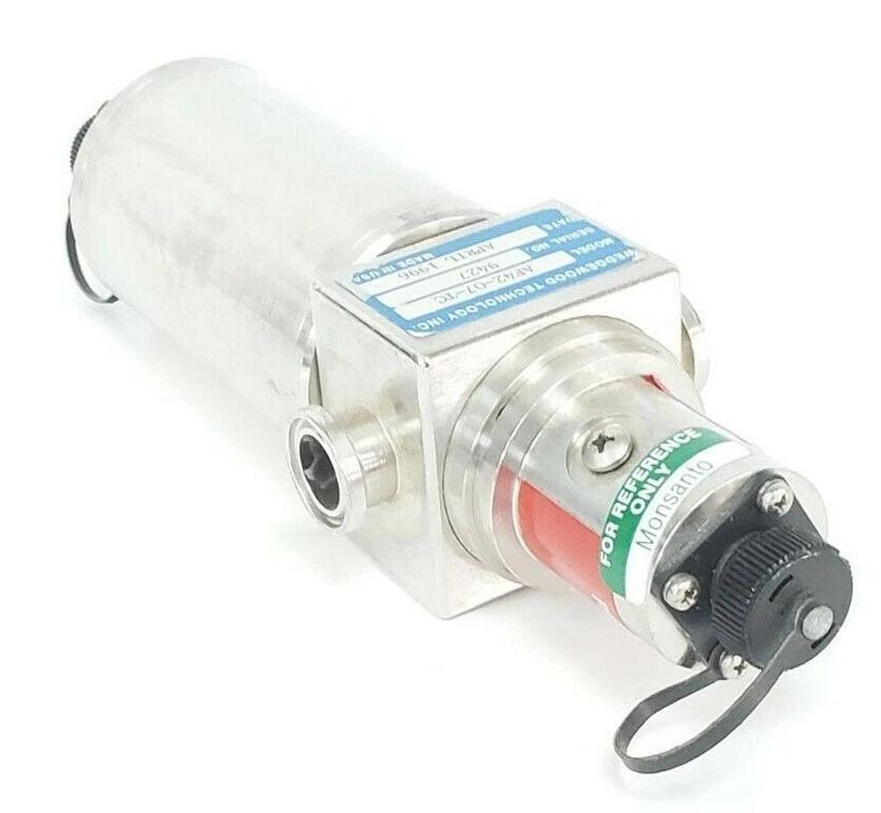 Used WEDGEWOOD TECHNOLOGY INC. AF42-07-TC OPTICAL SENSOR 4/4/8 PIN MALE CONNECTORS