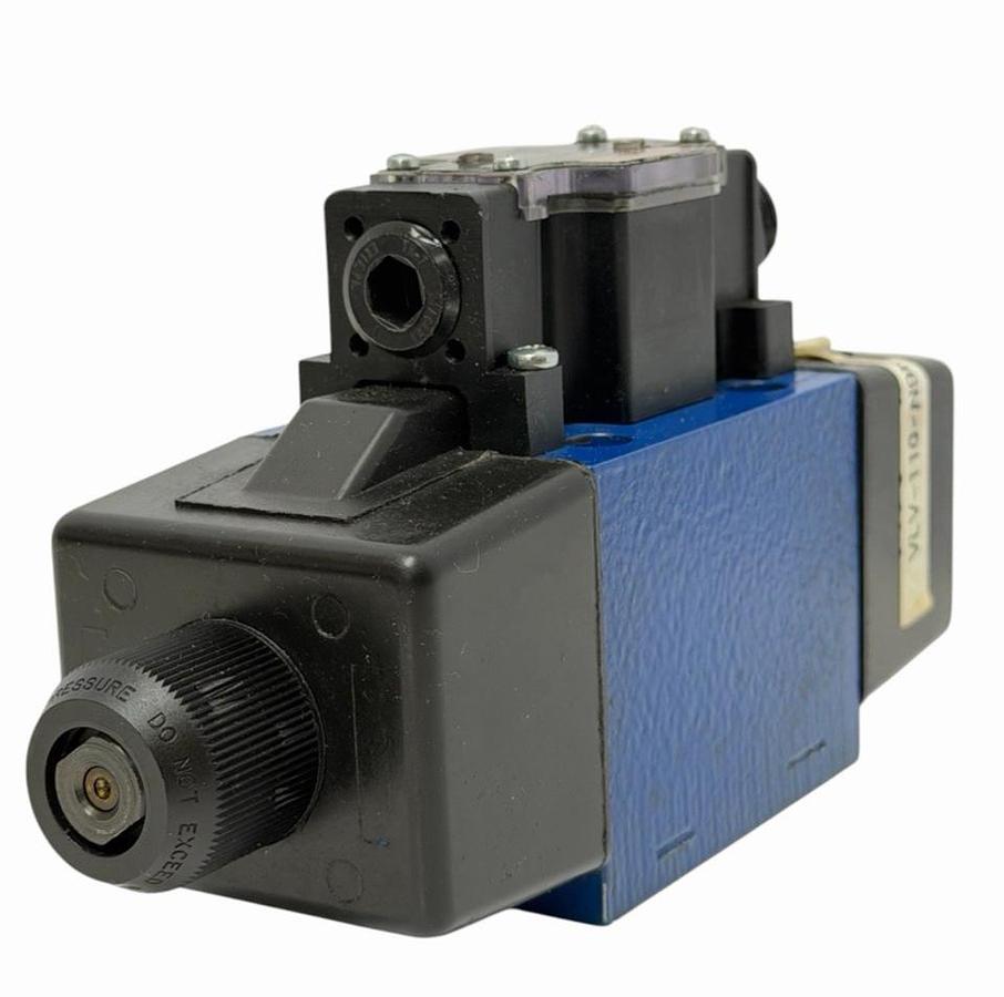 Used Bosch Rexroth 4WE10E40/CW110N9DK25L Directional Solenoid Valve — R900974964