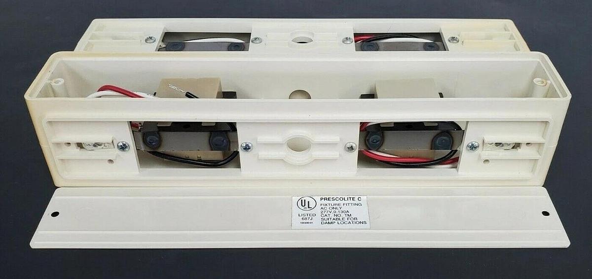 LOT OF 2 NEW PRESCOLITE TM FIXTURE FITTINGS WITH INCOMPLETE DCB SOCKET KIT