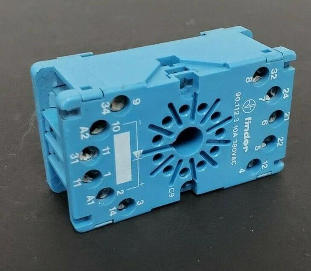 Used FINDER 90.112.3-10A RELAY SOCKET W/ 60.13 RELAY 10A, 250V