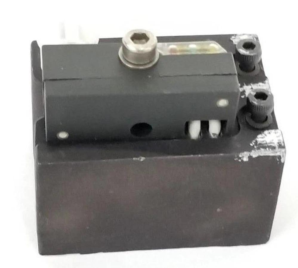 Used TURCK NI2-Q6.5-AN6-0.16-FS4.4X3/S304 PROXIMITY SENSOR MODULE 10-30VDC 150mA