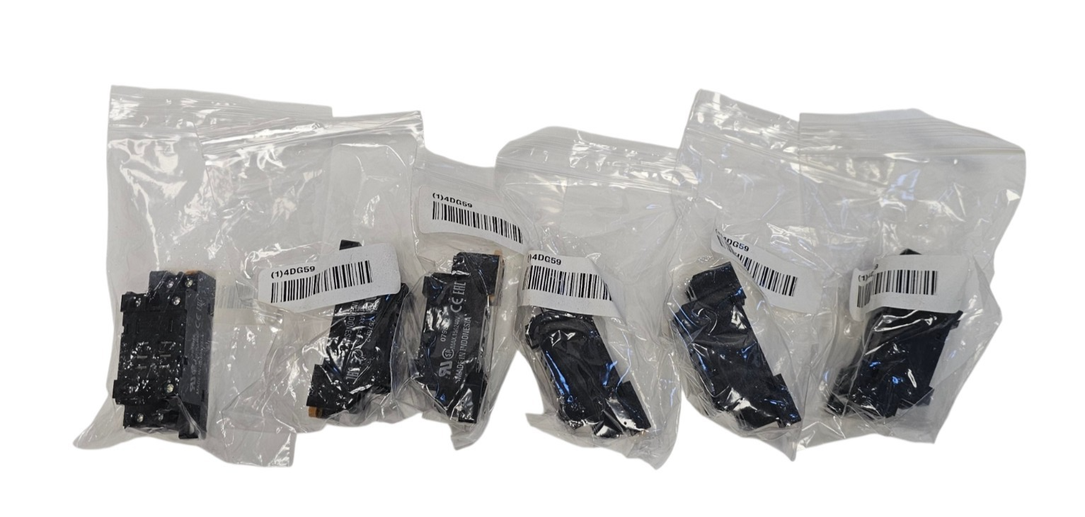 Used LOT OF 6 NEW OMRON PTF08A-E RELAY SOCKETS DIN RAIL MOUNT PTF08AE 15 AMP 8 BLADE
