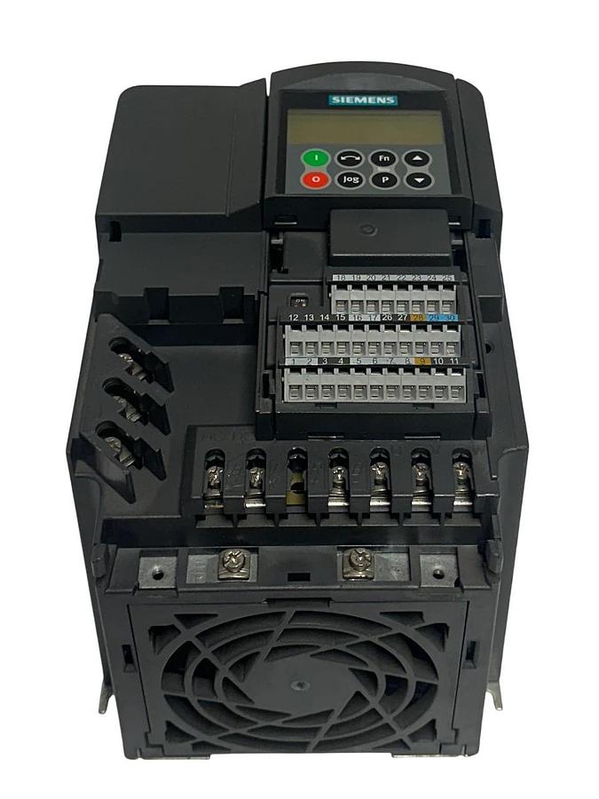 Used SIEMENS 6SE6440-2UD24-0BA1 / 6SE64402UD240BA1 MICROMASTER 440 DRIVE 4kW USNP