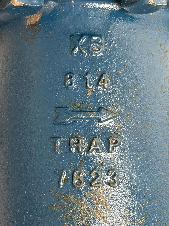 Used Armstrong 814 Inverted Bucket Steam Trap 1" NPT Cast Iron Blue NOS