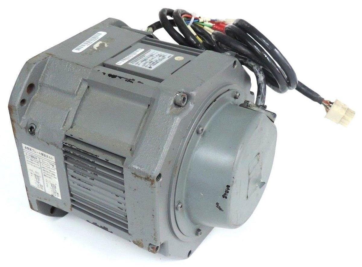 Used YASKAWA USADED-13-YR31 AC SERVO MOTOR 1300W, 9.9A, 2000 R/MIN, USADED13YR31