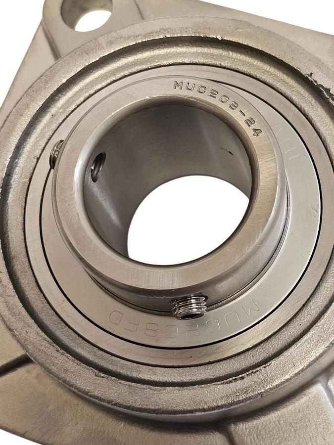 NIB AMI BEARINGS MUCF208-24 FLANGED BEARING STAINLESS 4BOLT 1-1/2IN BORE