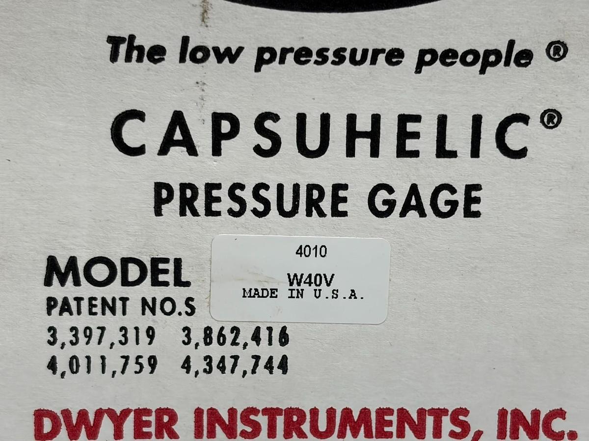Used Dwyer 4010 Capsuhelic Differential Pressure Gauge 0-10 Inches of Water New